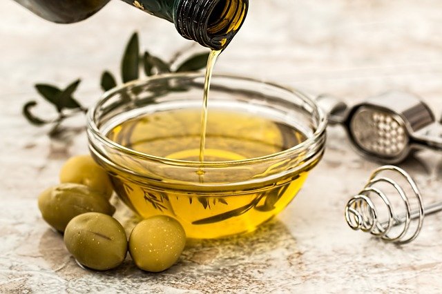 olive-oil-g6ec98e574_640.jpg